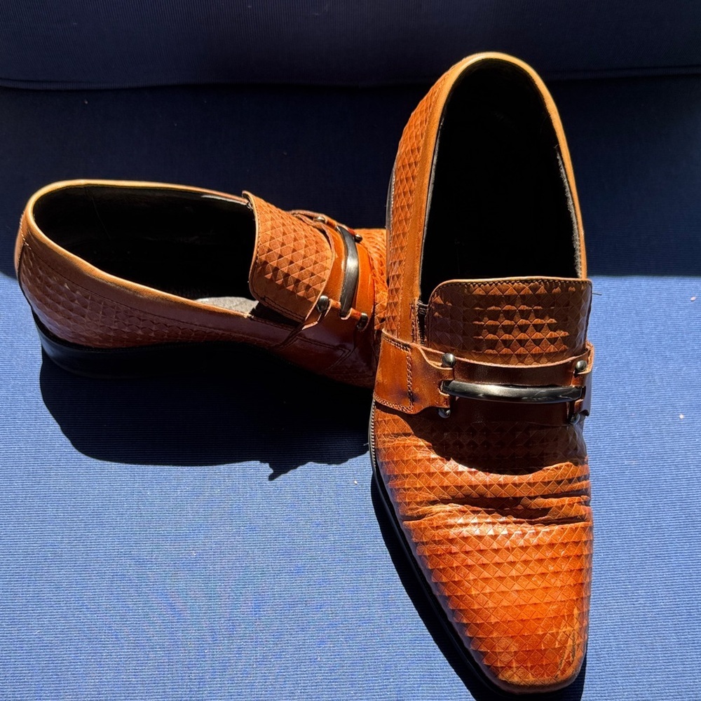 Stacy Adams Textured Brown Leather Loafers